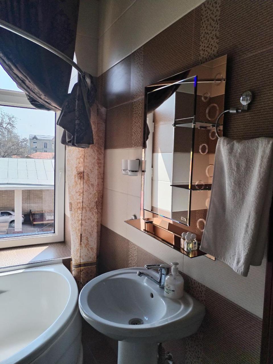 Guest House "Rohat Lux" Samarkand Luaran gambar
